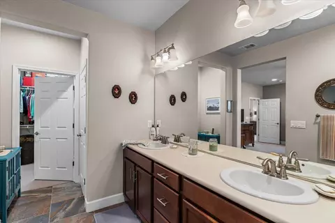 Bath - 2649 Bellchase Dr, Manteca, CA 95336 photo 2 of 3