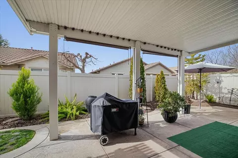 Exterior - 2649 Bellchase Dr, Manteca, CA 95336 photo 4 of 16