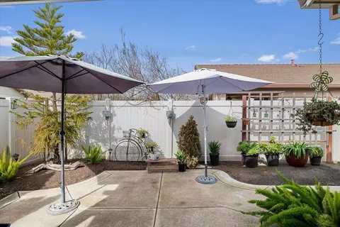 Exterior - 2649 Bellchase Dr, Manteca, CA 95336 photo 5 of 16