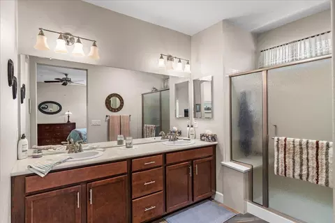 Bath - 2649 Bellchase Dr, Manteca, CA 95336 photo 1 of 3