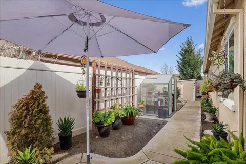 Exterior - 2649 Bellchase Dr, Manteca, CA 95336 photo 6 of 16
