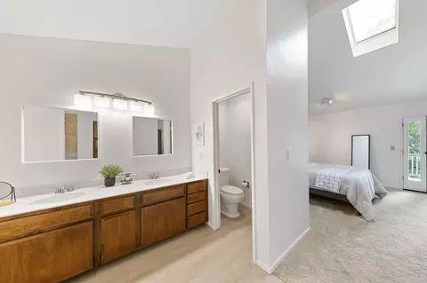 Bath - 824 Malaga Ave, Davis, CA 95616 photo 3 of 5