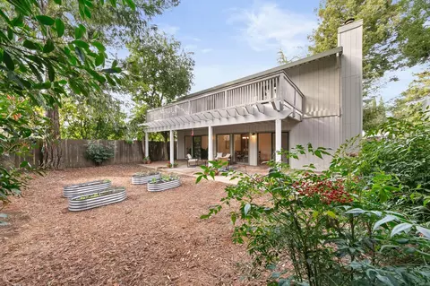 Exterior - 824 Malaga Ave, Davis, CA 95616 photo 8 of 12