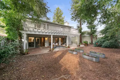 Exterior - 824 Malaga Ave, Davis, CA 95616 photo 7 of 12