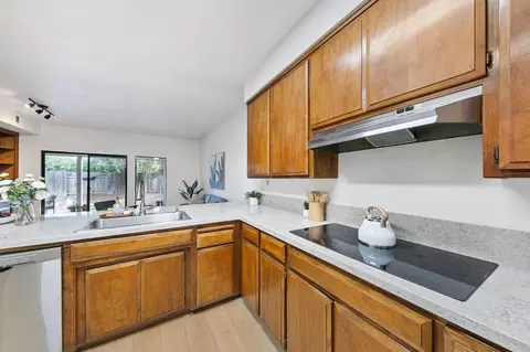 Kitchen - 824 Malaga Ave, Davis, CA 95616 photo 5 of 7