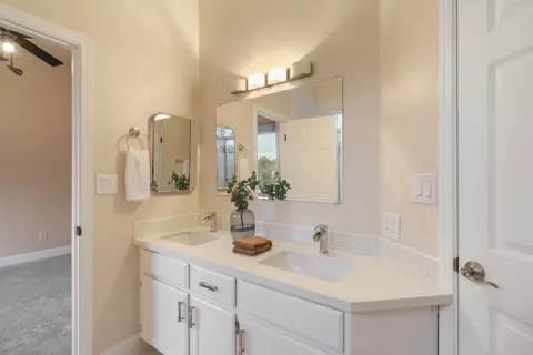 Bath - 2680 Taylor Rd, Penryn, CA 95663 photo 6 of 7