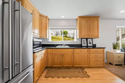 Kitchen - 1530 Barrett Dr, Placerville, CA 95667 photo 10 of 12