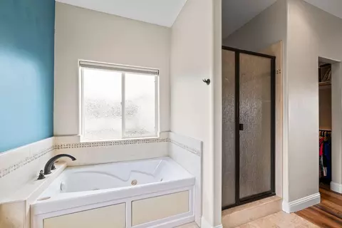 Bath - 1530 Barrett Dr, Placerville, CA 95667 photo 4 of 10