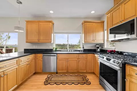 Kitchen - 1530 Barrett Dr, Placerville, CA 95667 photo 7 of 12