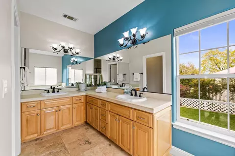 Bath - 1530 Barrett Dr, Placerville, CA 95667 photo 1 of 10