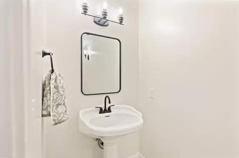 Bath - 10330 Browning St, Elverta, CA 95626 photo 3 of 6