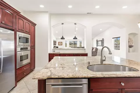 Kitchen - 10330 Browning St, Elverta, CA 95626 photo 3 of 9
