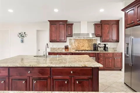 Kitchen - 10330 Browning St, Elverta, CA 95626 photo 8 of 9
