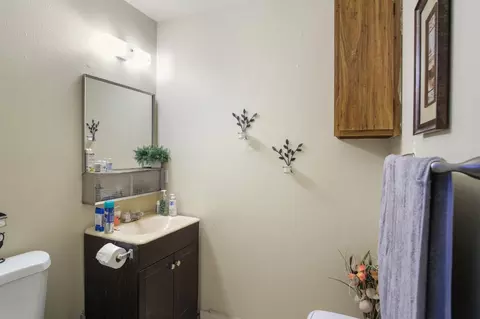 Bath - 167 14th St, Merced, CA 95340 photo 3 of 3