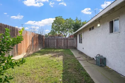 Exterior - 167 14th St, Merced, CA 95340 photo 3 of 4