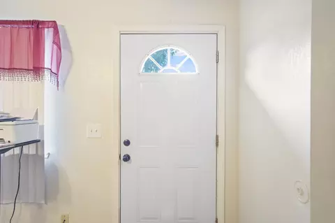 Entry Way - 167 14th St, Merced, CA 95340 photo 1 of 3