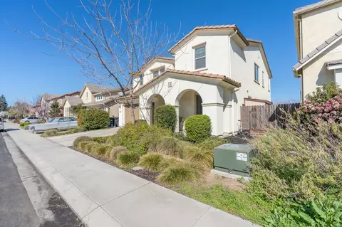 2153 Splendor Way, Modesto, CA 95357 photo 3