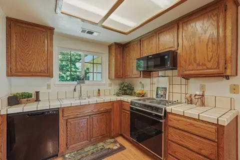 4012 Hennings Dr, Modesto, CA 95356 photo 11