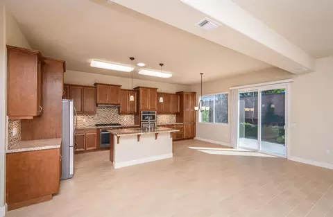2069 Hidden Falls Dr, Folsom, CA 95630 photo 9