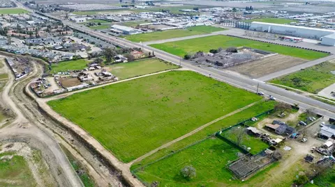 4865 E Jensen Ave, Fresno, CA 93725