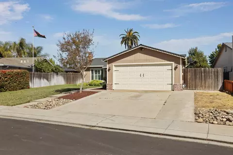 916 Busman Dr, Ripon, CA 95366 photo 3