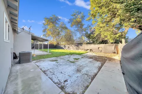 Exterior - 2809 Mockingbird Dr, Ceres, CA 95307 photo 9 of 10