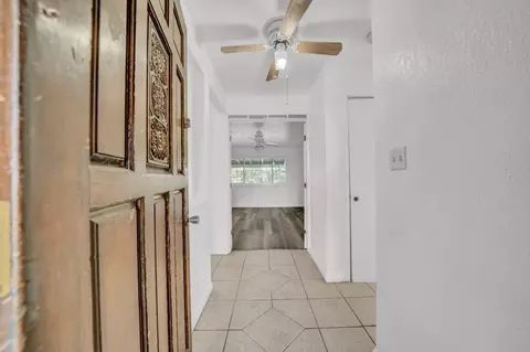 Entry Way - 2809 Mockingbird Dr, Ceres, CA 95307 photo 1 of 7