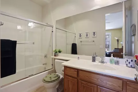Bath - 3003 Remington Way, Tracy, CA 95377 photo 1 of 9
