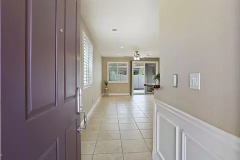 2347 Shadow Berry Dr, Manteca, CA 95336 photo 2