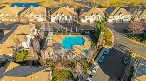 View/Area - 302 Esplanade Cir, Folsom, CA 95630 photo 3 of 4