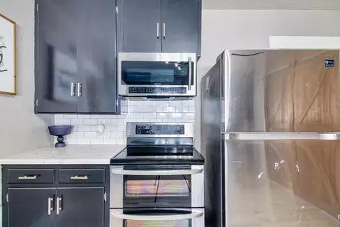 Kitchen - 537 W Olive Ave, Turlock, CA 95380 photo 5 of 7