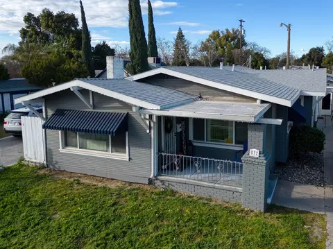 Exterior - 537 W Olive Ave, Turlock, CA 95380 photo 1 of 4