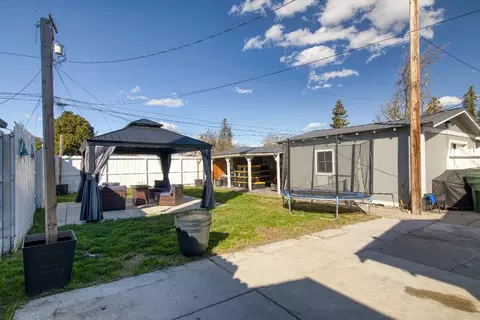 Exterior - 537 W Olive Ave, Turlock, CA 95380 photo 4 of 4