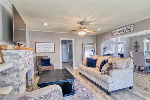 Living - 537 W Olive Ave, Turlock, CA 95380 photo 2 of 4