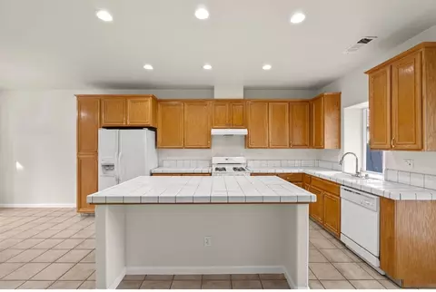 1749 W Kinser Rd, Ceres, CA 95307 photo 6
