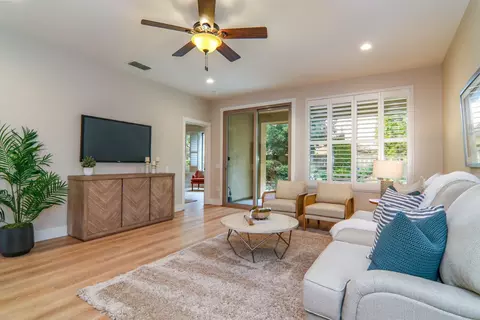 Living - 2927 Coopers Hawk Loop, Lincoln, CA 95648 photo 2 of 3