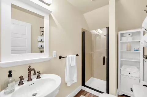 Bath - 8897 Central Ave, Orangevale, CA 95662 photo 3 of 6