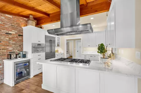 Kitchen - 8897 Central Ave, Orangevale, CA 95662 photo 8 of 9
