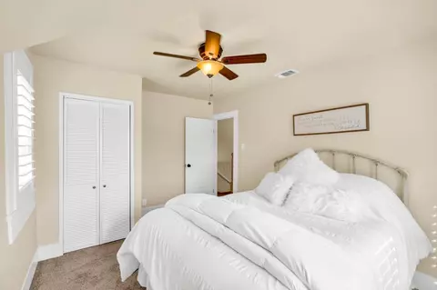 Bedroom - 8897 Central Ave, Orangevale, CA 95662 photo 1 of 8