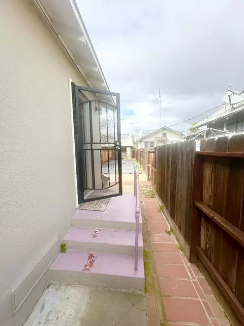 Exterior - 179 6th St, Gustine, CA 95322 photo 4 of 7