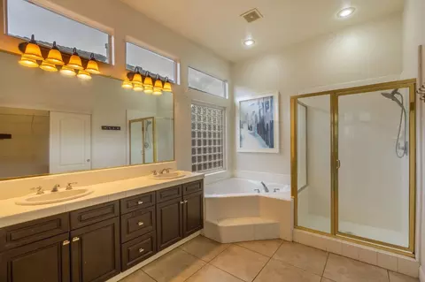 Bath - 4609 Via Giardiano, Modesto, CA 95357 photo 2 of 2
