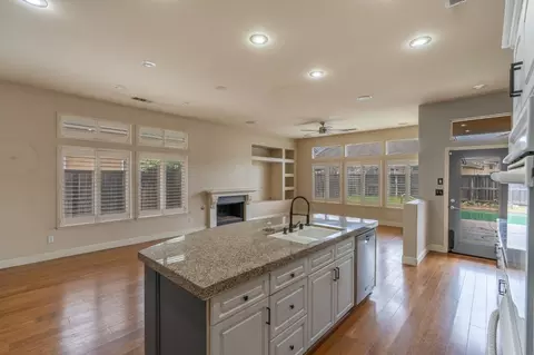 Living - 4609 Via Giardiano, Modesto, CA 95357 photo 6 of 10