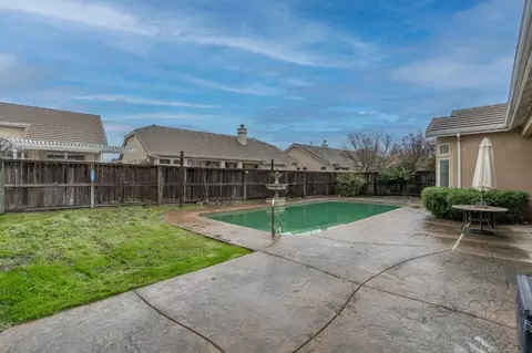 Exterior - 4609 Via Giardiano, Modesto, CA 95357 photo 4 of 6