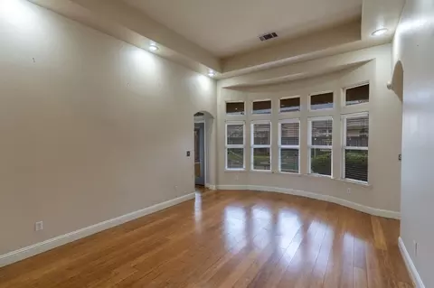 Living - 4609 Via Giardiano, Modesto, CA 95357 photo 4 of 10