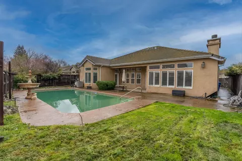 Exterior - 4609 Via Giardiano, Modesto, CA 95357 photo 5 of 6