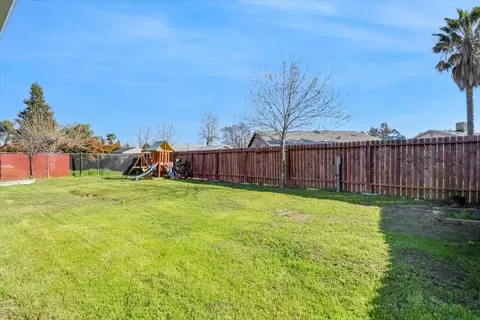 Exterior - 4343 Martel Dr, Olivehurst, CA 95961 photo 6 of 7