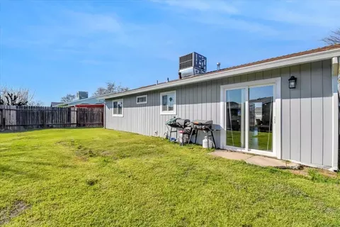 Exterior - 4343 Martel Dr, Olivehurst, CA 95961 photo 3 of 7