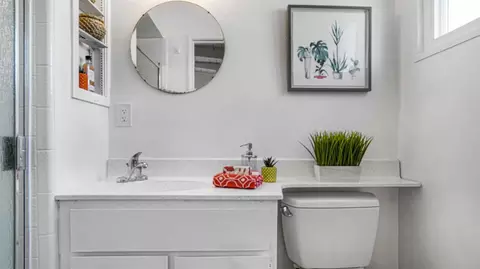 Bath - 629 M, Davis, CA 95616 photo 2 of 2