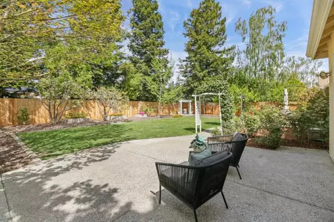 Exterior - 5501 Rogers St, Davis, CA 95618 photo 5 of 20