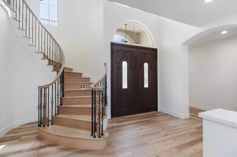 Entry Way - 5501 Rogers St, Davis, CA 95618 photo 3 of 11